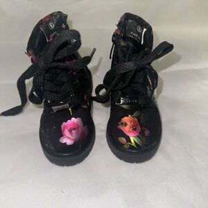 Tahari Kids Floral velvet boots